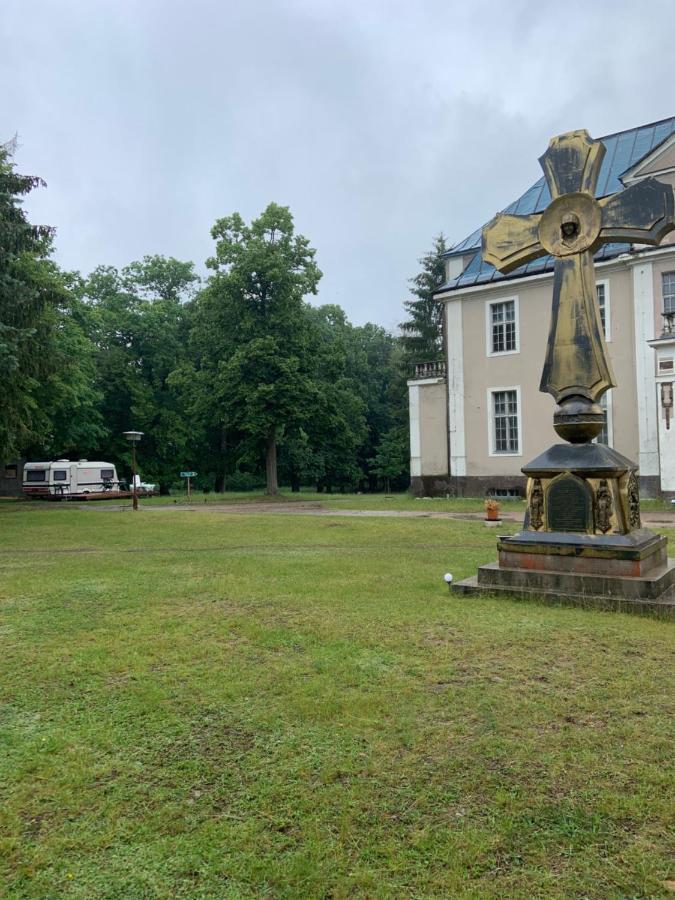St. Georg Kloster Milmersdorf 外观 照片