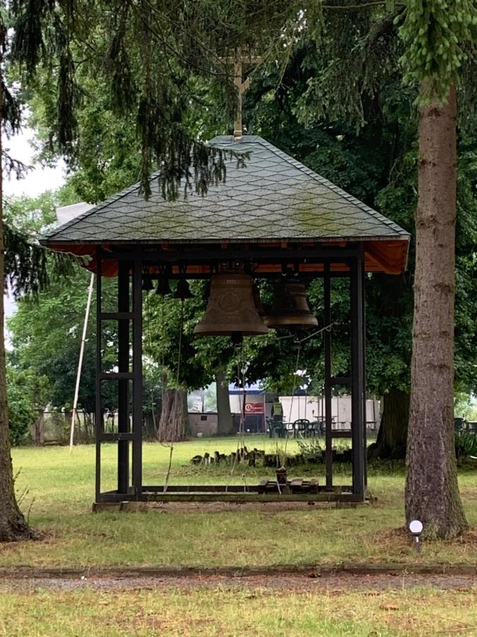 St. Georg Kloster Milmersdorf 外观 照片