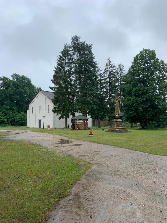 St. Georg Kloster Milmersdorf 外观 照片