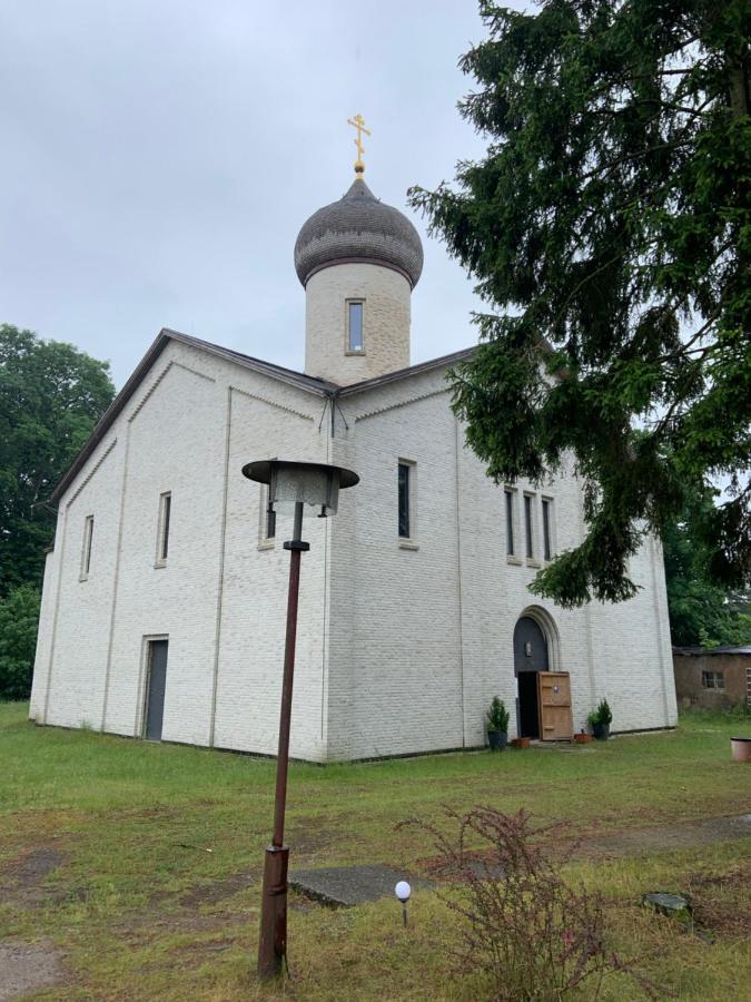 St. Georg Kloster Milmersdorf 外观 照片