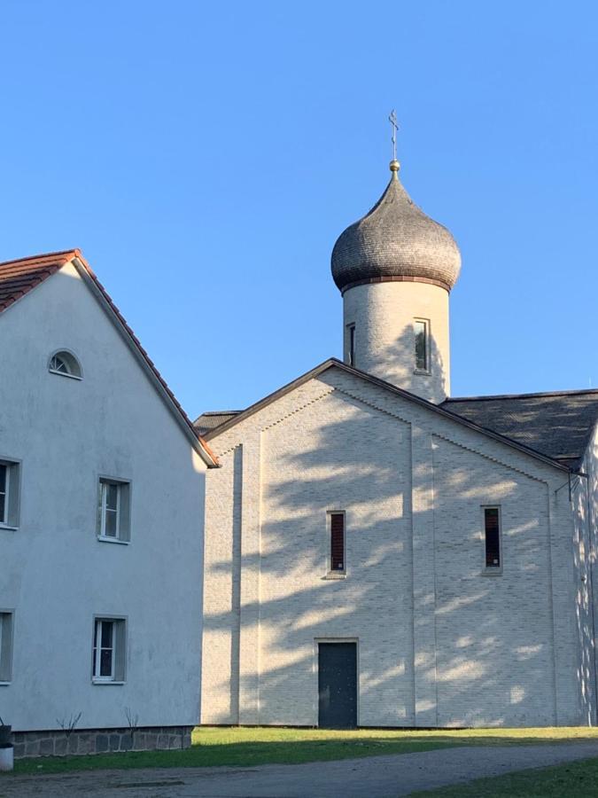 St. Georg Kloster Milmersdorf 外观 照片